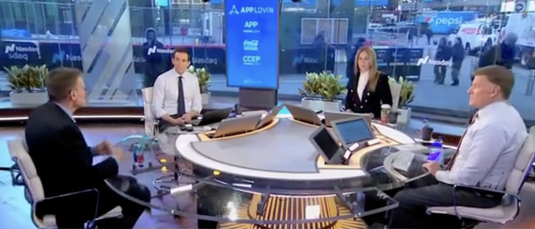 ‘Not Gonna Take That Bait’: CNBC’s Joe Kernen Spars With Dem Senator Over Party’s Outrage Over Deportations